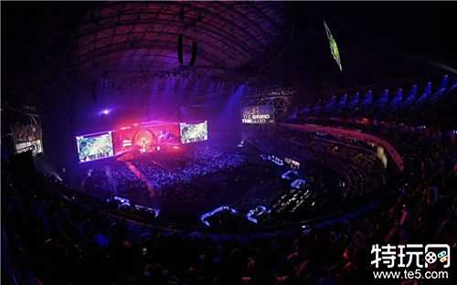 迫使其步入 迫使其步入