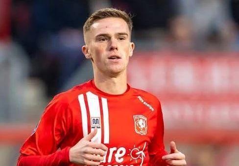 名选手紧追 名选手紧追